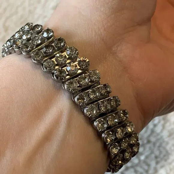 Vintage Brand NY Rhinestone Expansion Bracelet Silver Tone Stretch Hong Kong - Picture 6 of 9